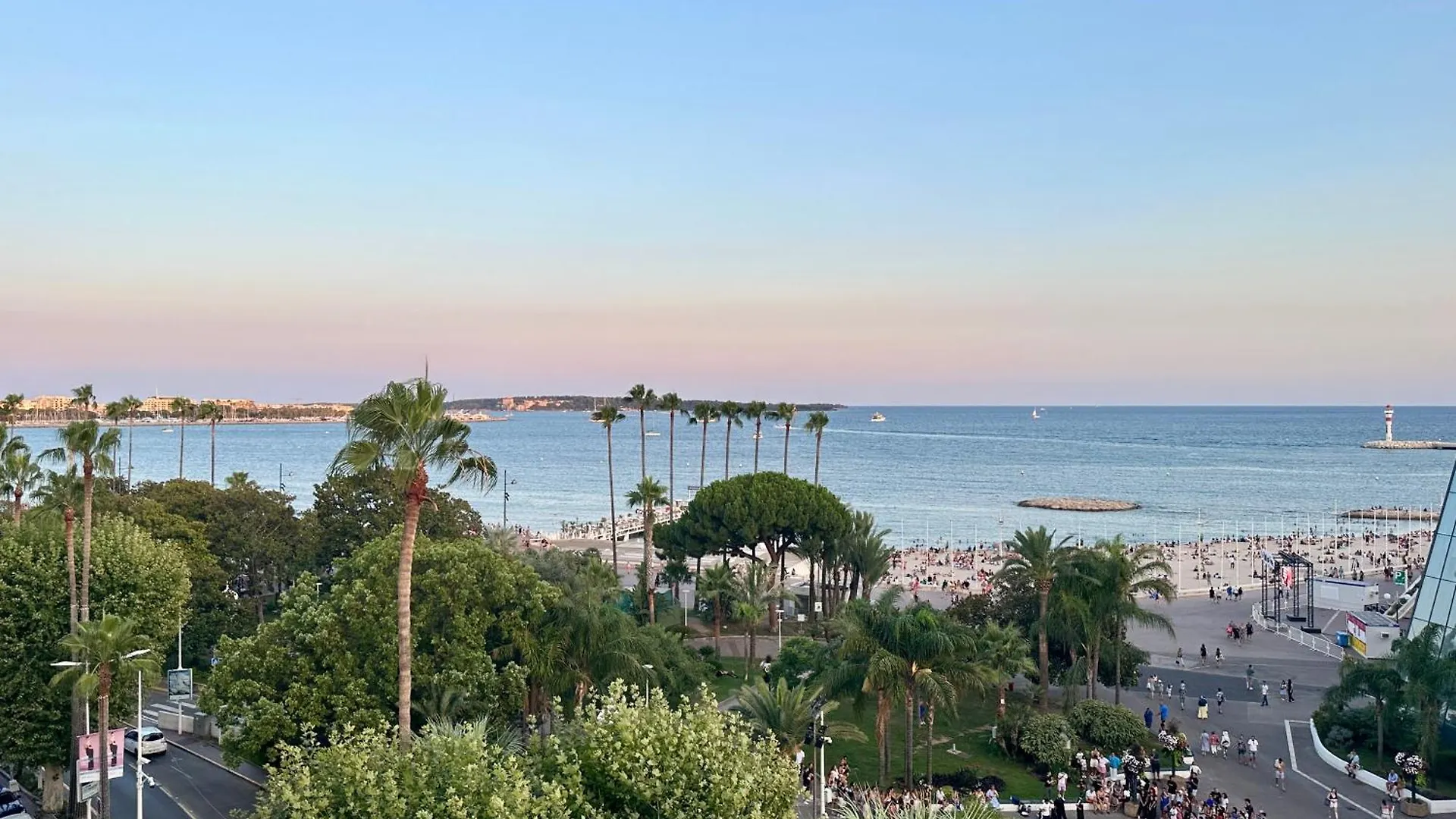 Cannes - Croisette - Palais Des Festivals Francie